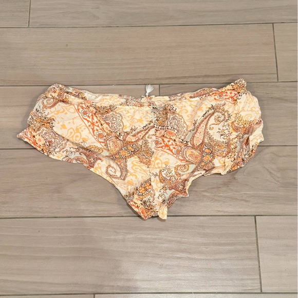 Paisley Print Women's Intimate short Shorts size LARGE - Picture 2 of 4